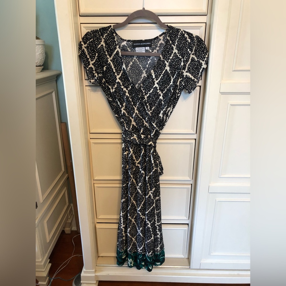 Donna Morgan tie dress size 4 short sleeves